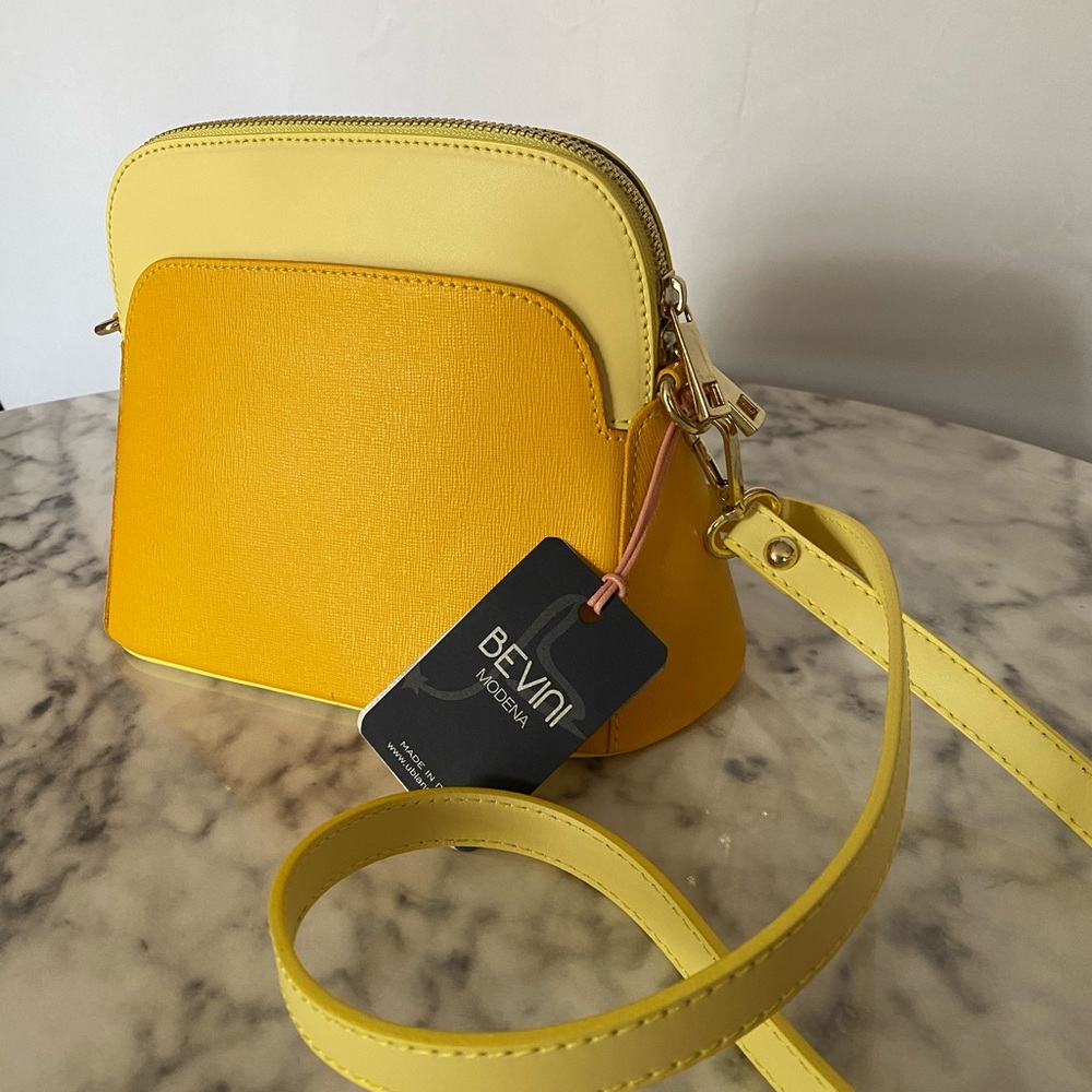 NWT: Genuine Italian Bevini Modena leather purse